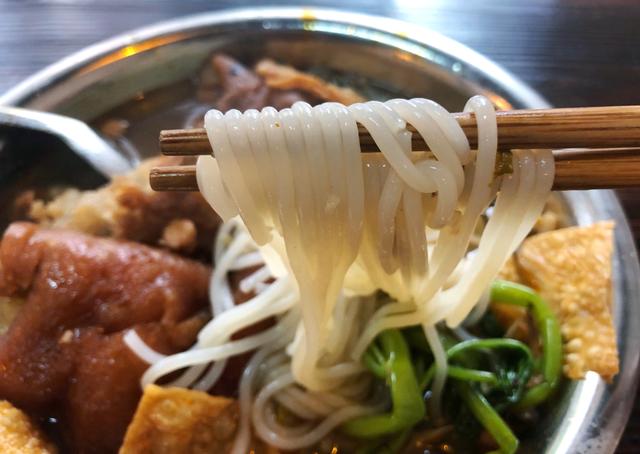 广西人爱吃粉,一日三餐米粉都可作为主食,广西米粉的千百味