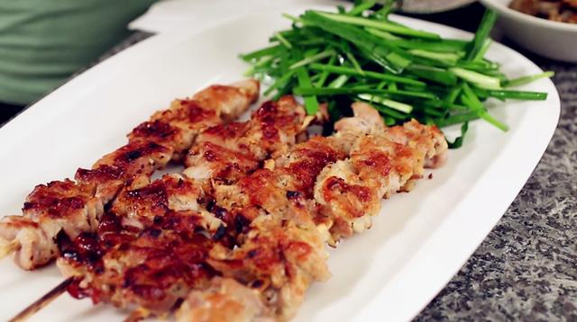 韩式烤肉串,咬一口酥软鲜香,不干不柴吃的过瘾