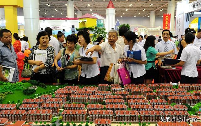 楼市“复苏”触发“3大现象”,购房者慌了?经济日报一锤定音