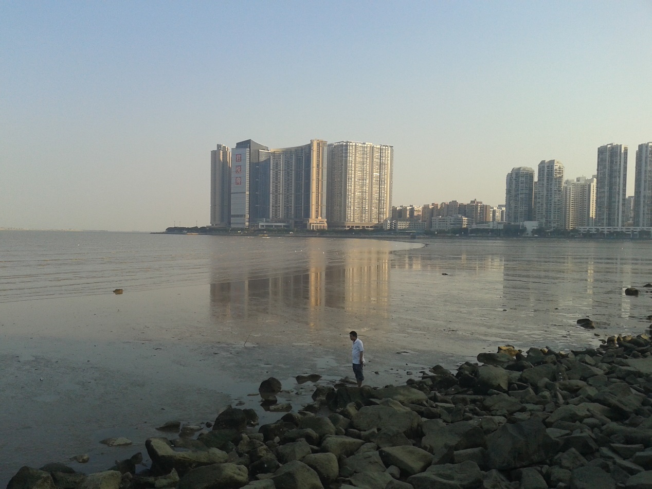 房地产税控房价?深圳楼市又火爆背后