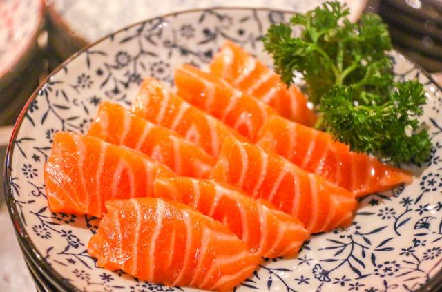自助餐“成本最高”的4样菜,都是被放在了角落,不仔细还找不到