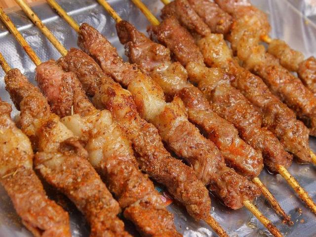 吃烧烤时,“这四种肉”放心大胆吃,根本不可能造假,内行人必吃