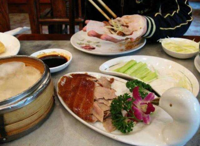 全聚德280元一只“烤鸭”,看到30年前价格后,网友:认真的?