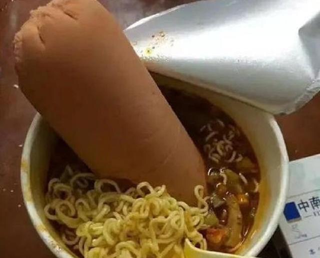 吃方便面时,为何一包吃不够,两包吃想吐?你想要的答案来了!