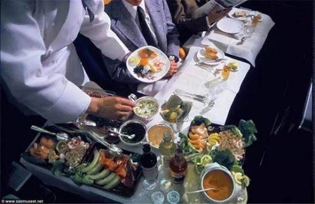 四十多年前飞机头等舱的“贵族”小吃,8张图片,你最想吃哪一种