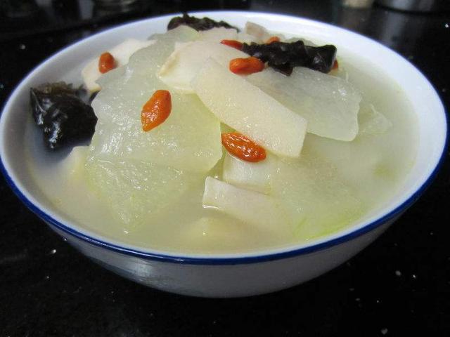夏季时令蔬菜:冬吃萝卜夏吃姜。在对的时间,吃对的蔬菜