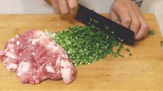 鸡脖子、鸡翅尖,就连吃鸡肉也会致癌?想要健康吃鸡,要做到几点