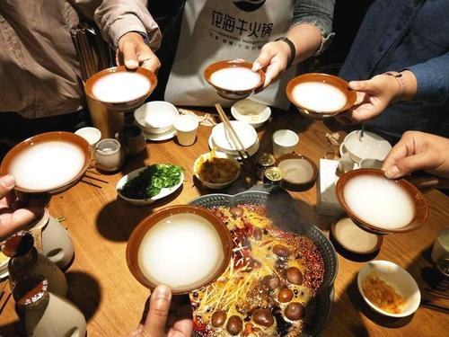 吃火锅时,这5种荤菜再馋也别点,店员:我们老板自己从来不吃!