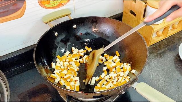立夏后,少吃肉多吃这道菜,蛋白质含量特高,比吃肉都解馋
