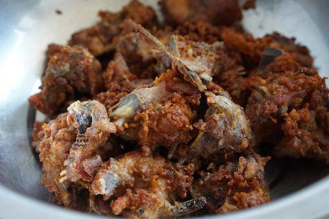 这肉做一锅,比啃排骨过瘾,才3块一斤,外酥里嫩,太解馋啦