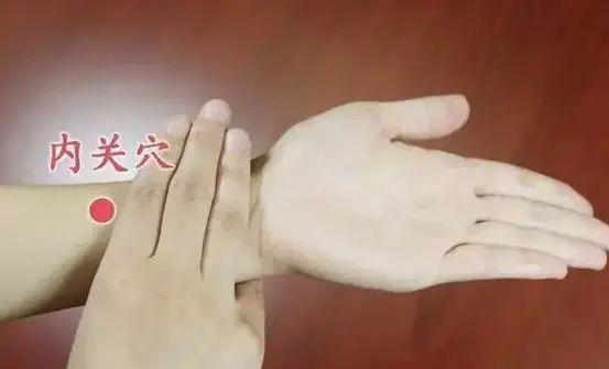 胃疼影响工作和饮食!教你几个小妙招有效的缓解
