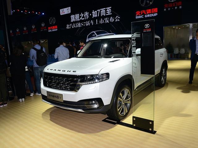 取名Q7,1.5T配四轮独悬不到9万,路虎式车身配18寸轮毂