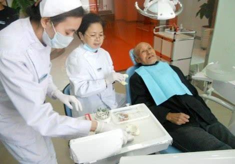 大便“前干后稀”是怎么了?哪里有问题?是我们不能忽视的问题