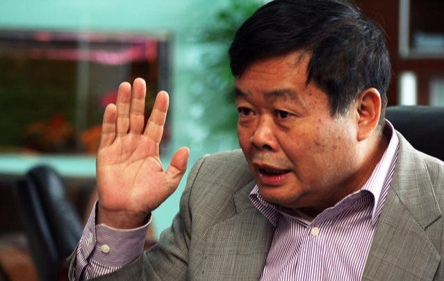 房子供大于求,房价为何“死撑”不降?曹德旺直言不讳说出了真相