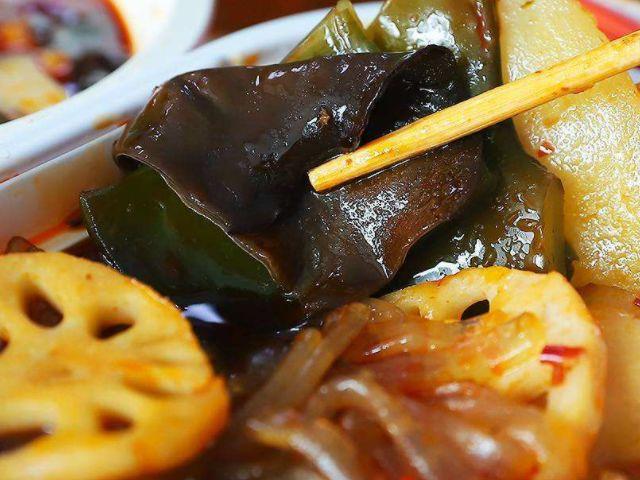 坐长途火车时,最适合带的4种“干粮”,不要只知道泡面