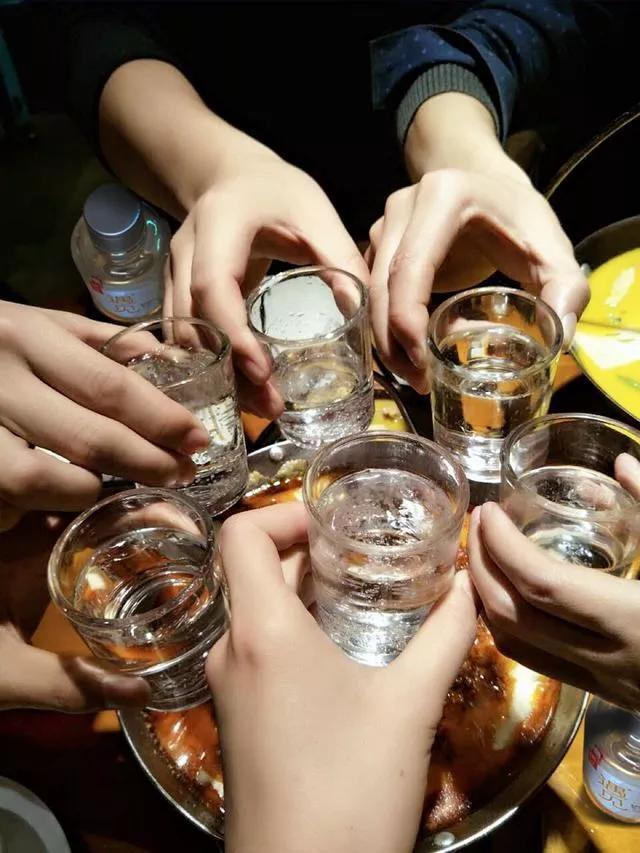 150元以内,口感不输茅台的白酒推荐,普通家庭自己喝,太合适了