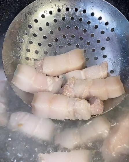 五花肉如何才能香嫩软糯?记住这一步,肥而不腻,入口即化