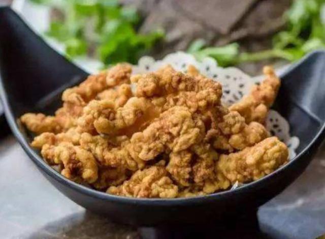 去火锅店吃火锅时,可以不点羊肉卷,但这4种肉类最好不要错过