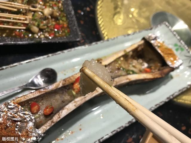 3种在东北才能经常吃到的烧烤,别的地方想吃也不太会烤,确实香