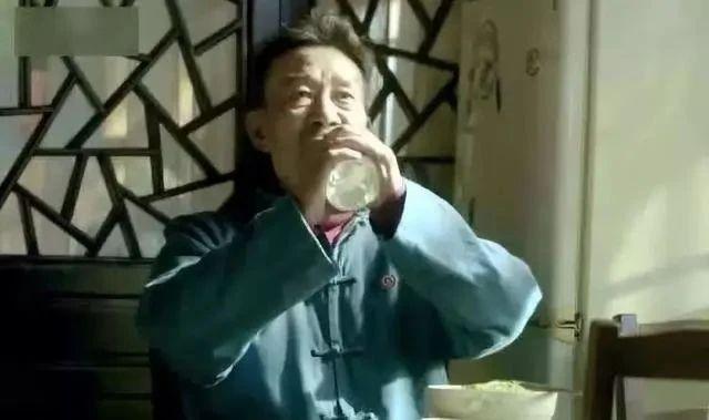 中国涌现3种“不上进”白酒,包装40年从变样,品酒师:实在极品