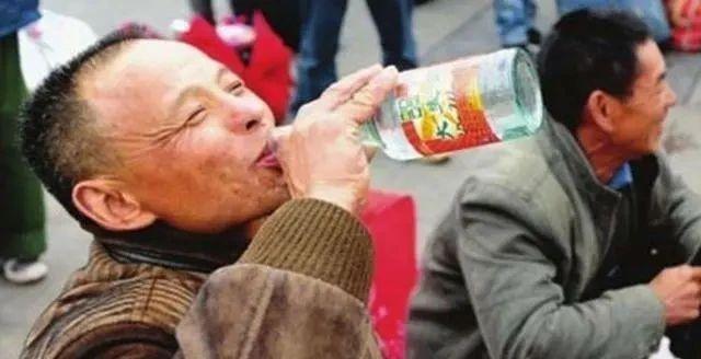 中国涌现3种“不上进”白酒,包装40年从变样,品酒师:实在极品