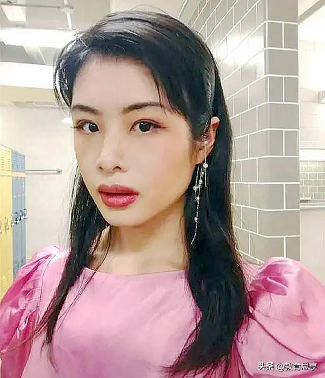 中国教育为何会教出不爱国学生?老师应品德高尚,父母要以身作则