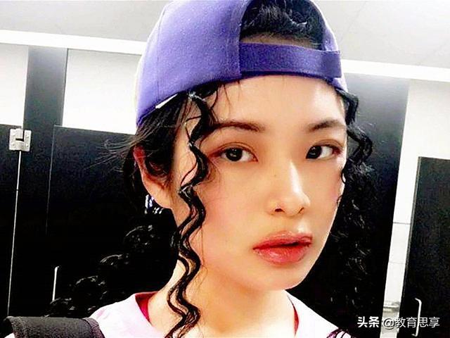 中国教育为何会教出不爱国学生?老师应品德高尚,父母要以身作则