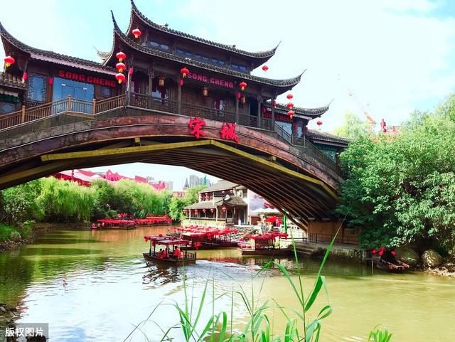 中国旅游日来了,去哪儿旅游?6类主题公园推荐,你去过几个?