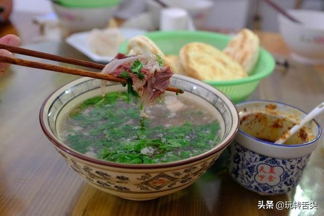 来西安必吃的15种美食,酸菜炒米、粉汤羊血,全吃过的你是王者!