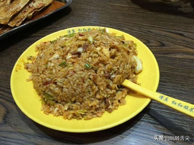 来西安必吃的15种美食,酸菜炒米、粉汤羊血,全吃过的你是王者!