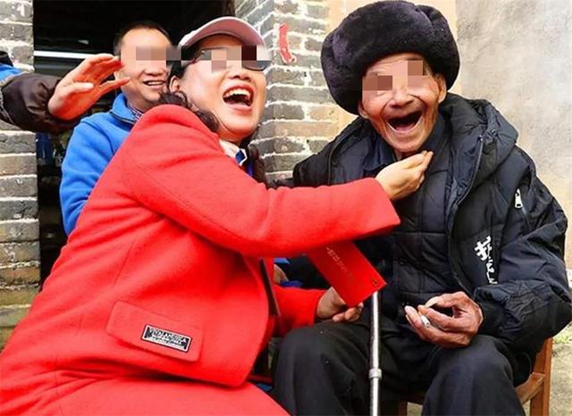 “啃老”又有新风潮?7旬老人一周被啃一回,暗示子女不用常探望