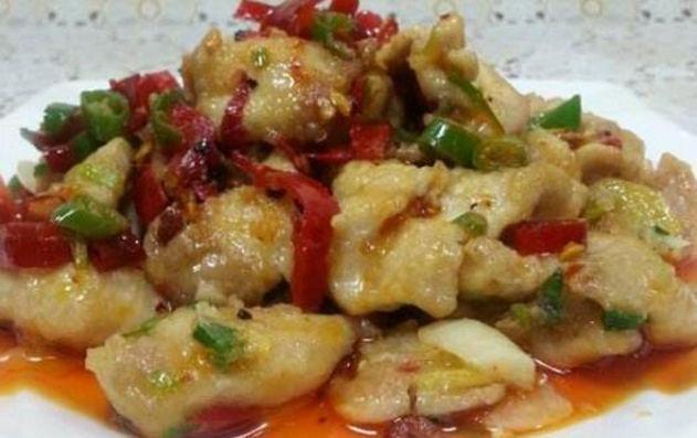 美食推荐:辣炒烟薰牛肉,肉末豆腐蛋羹,泡椒鸡片,秋葵鲜虾仁