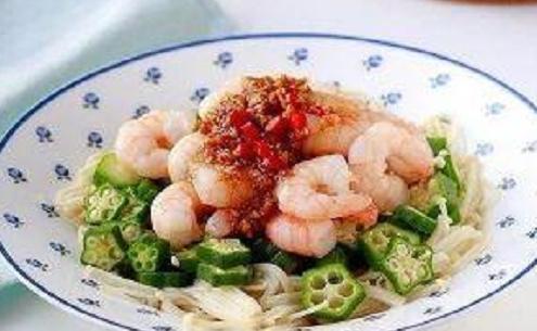 美食推荐:辣炒烟薰牛肉,肉末豆腐蛋羹,泡椒鸡片,秋葵鲜虾仁