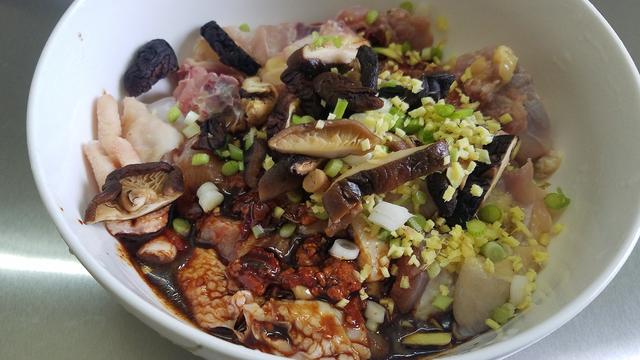 鸡肉不要炒着吃,教你一道广东南乳蒸鸡,简单美味,太香了