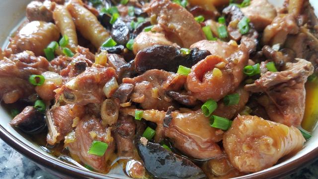鸡肉不要炒着吃,教你一道广东南乳蒸鸡,简单美味,太香了