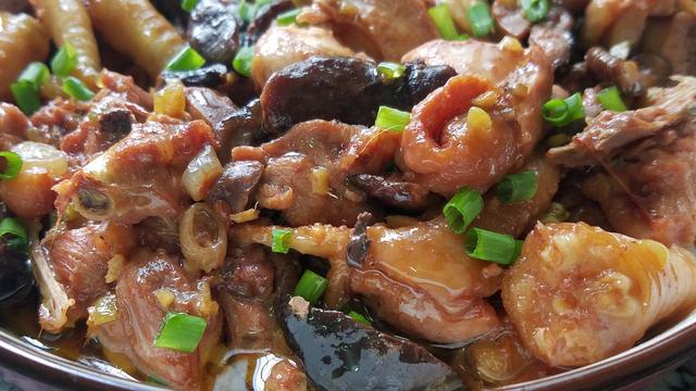 鸡肉不要炒着吃,教你一道广东南乳蒸鸡,简单美味,太香了