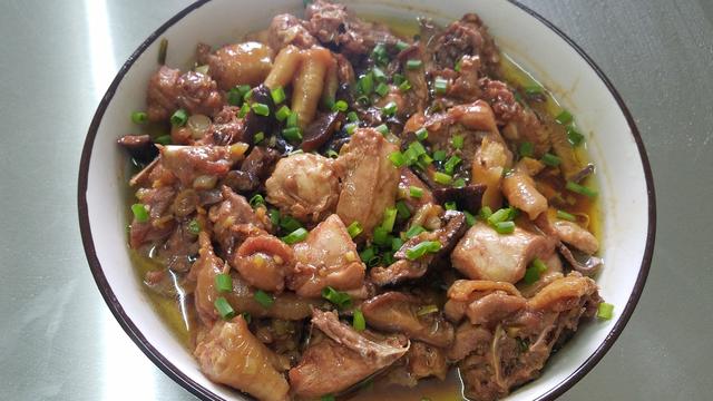 鸡肉不要炒着吃,教你一道广东南乳蒸鸡,简单美味,太香了