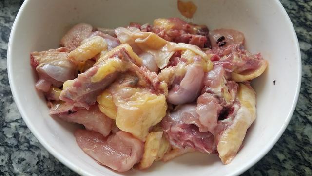 鸡肉不要炒着吃,教你一道广东南乳蒸鸡,简单美味,太香了