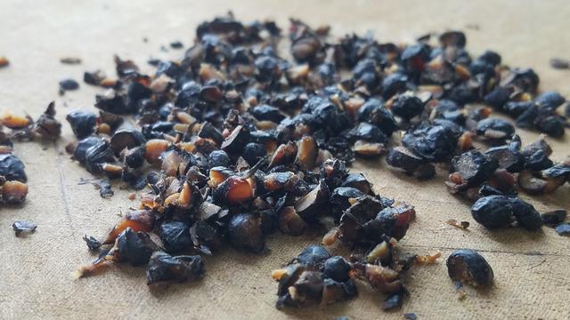 这一道美味的蒸排骨,广东人经常吃一道家常菜,香味浓又下饭