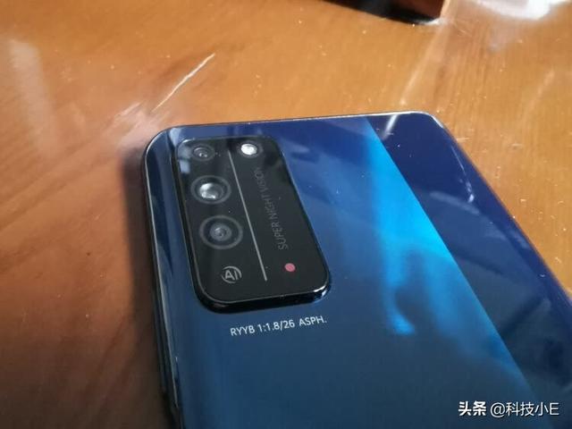 华为真香5G手机,7纳米芯片+90Hz刷新率+IMX600主摄,不到两千元