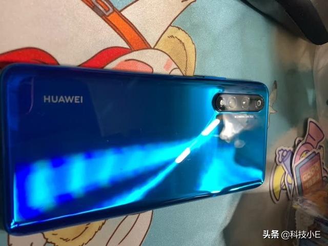 华为5G手机大降价,麒麟990+8GB运存+40W快充,从3799跌至2299
