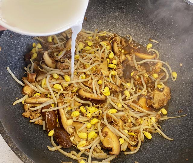春天,大鱼大肉靠边站,这菜最该多吃,6元一斤,鲜香又营养