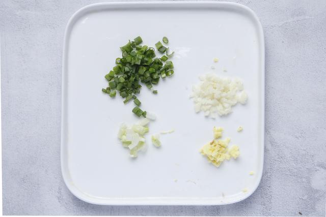 玉子豆腐和它一起煮,口感嫩滑,酸甜可口,太有食欲了
