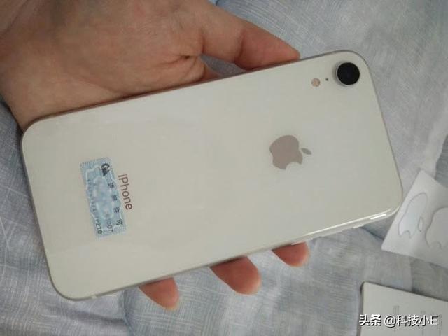 库克加速清仓了,苹果A12+双卡双待+无线充电,从6999跌至4499