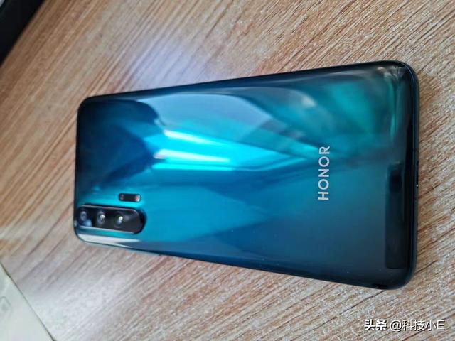 华为清仓4G旗舰,256GB+相机113分+四千电池,从3499跌至2009元