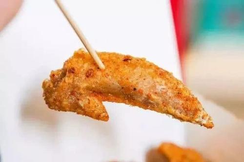 鸡翅尖有毒素不能吃?今天告诉你,鸡头、鸡屁股、鸡翅尖哪个更脏