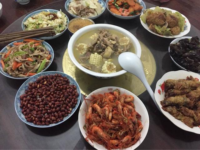 老人常说,“过午不食,饿治百病”,怎么理解?