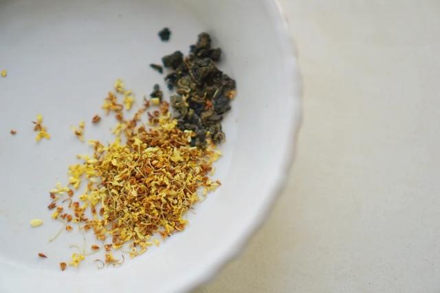 夏天适合喝什么花茶?这五种花茶清热去火解暑气,简直居家必备