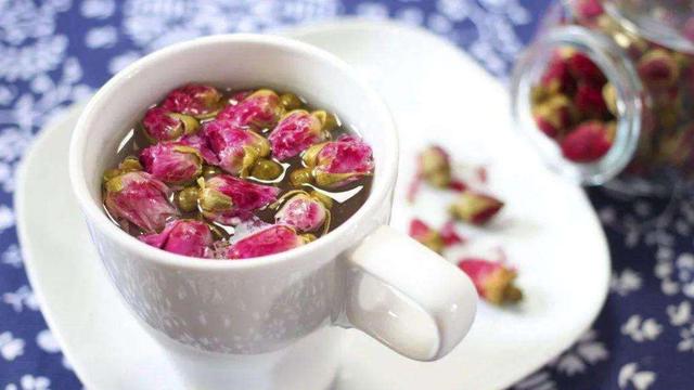 夏天适合喝什么花茶?这五种花茶清热去火解暑气,简直居家必备