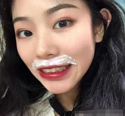 女孩“使劲喝”这3种饮料,牙齿悄悄变白,连呼吸也是“糖果味”